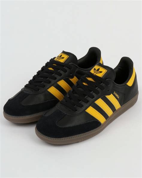 3 stripes adidas heren|Adidas 3 striped shoes.